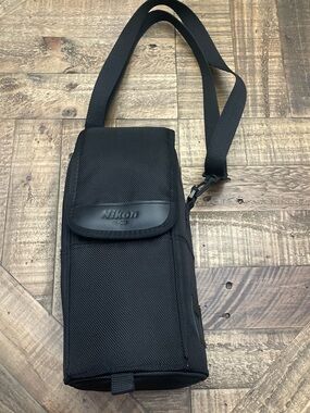 Nikon CL-M2 ballistic nylon semi-soft lens carrying case